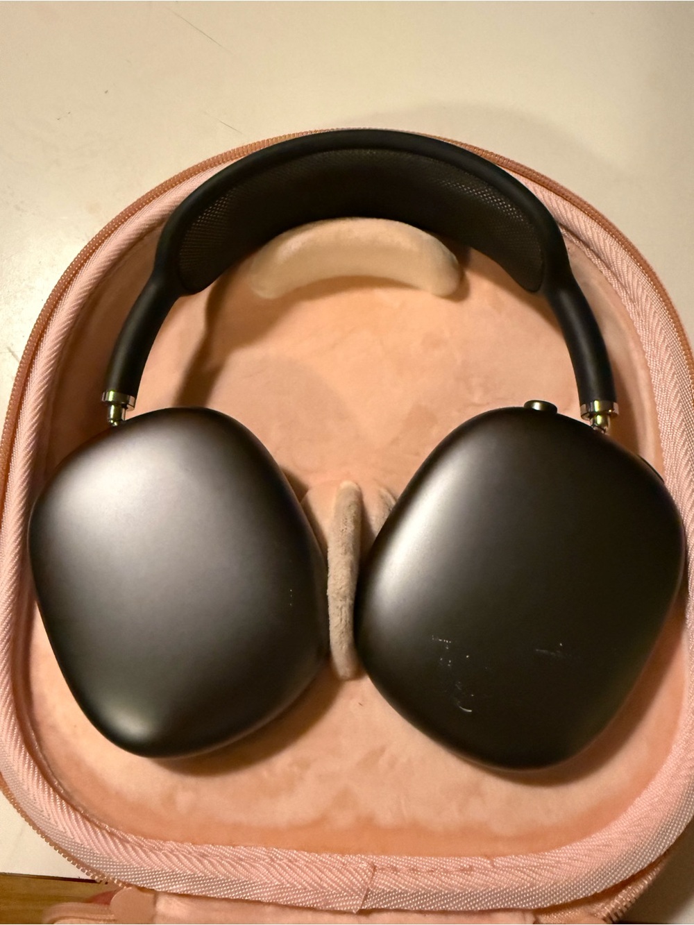 Apple AirPods Max Wireless Over-Ear Headphones Space Gray A2096 with  Case.